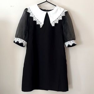 Unique Vintage Black Dress w/ White Lace Collar, L